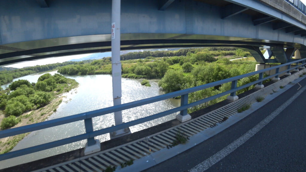 橋から眺める淀川上流